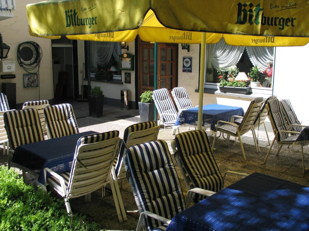 Hotel Restaurant Zur Post Вупертал Екстериор снимка
