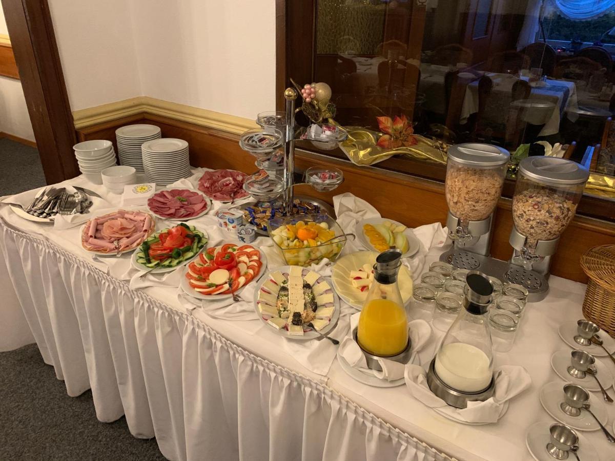 Hotel Restaurant Zur Post Вупертал Екстериор снимка