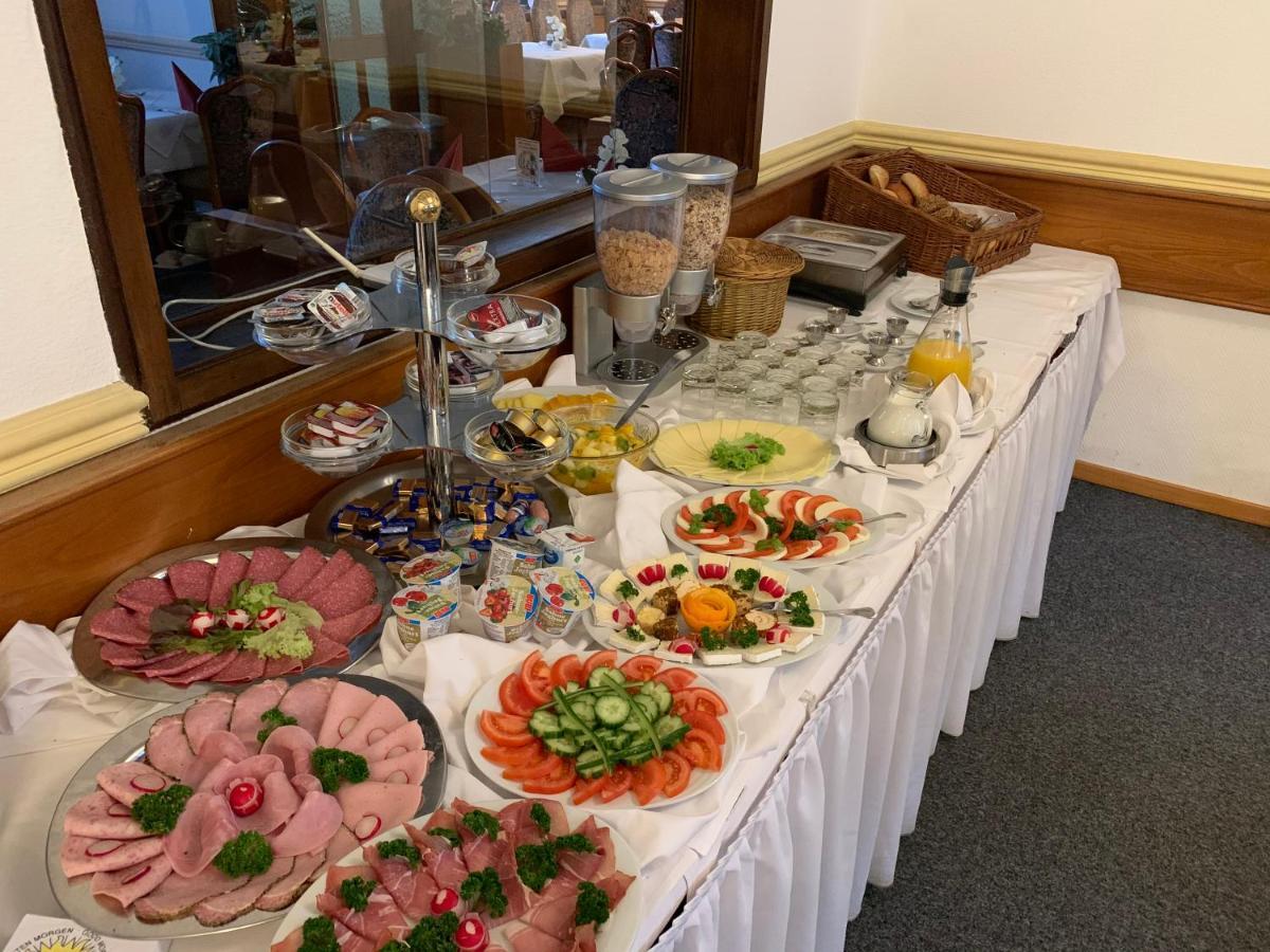 Hotel Restaurant Zur Post Вупертал Екстериор снимка